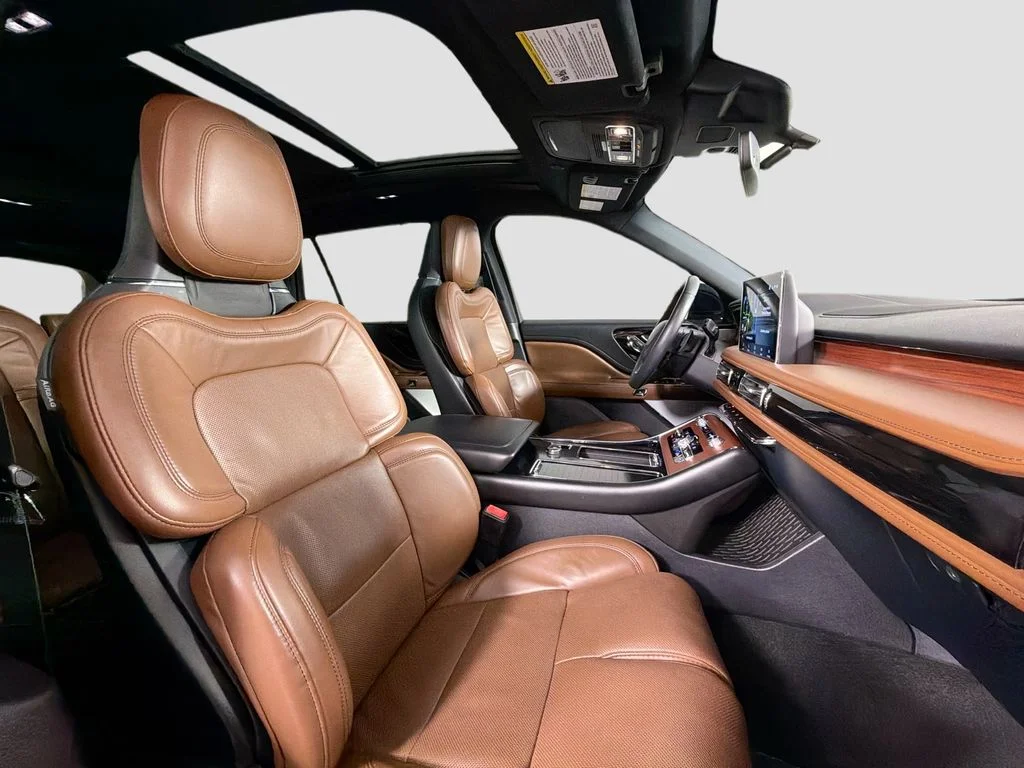 Used 2021 Black Lincoln Reserve image 30