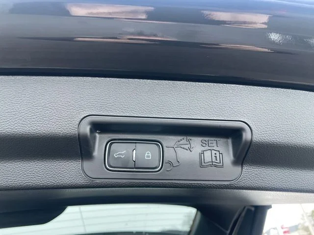 2023 Ford Explorer Limited - Photo 14