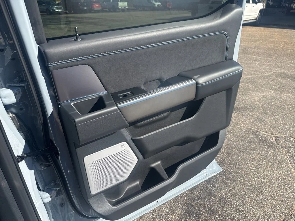 New 2026 Glacier Gray Metallic Tri-Coat Ford F-250® Platinum® image 28