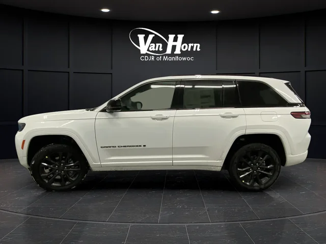 New 2026 Bright White Clear-Coat Exterior Paint Jeep Limited image 13