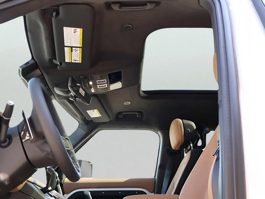 New 2025 Fuji White Land Rover V8 image 37