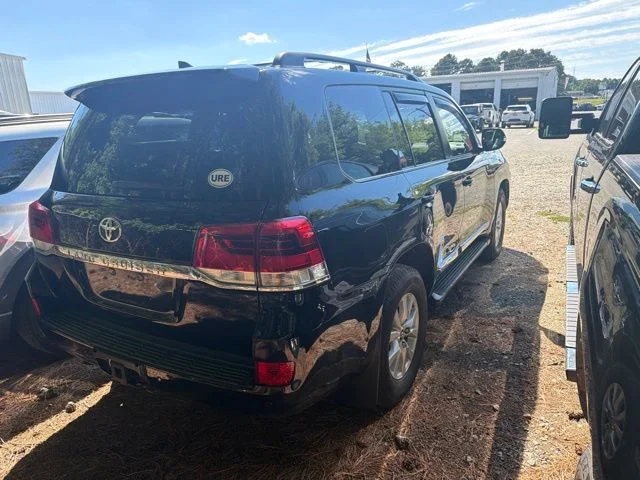 Used 2017  Toyota Base image 12