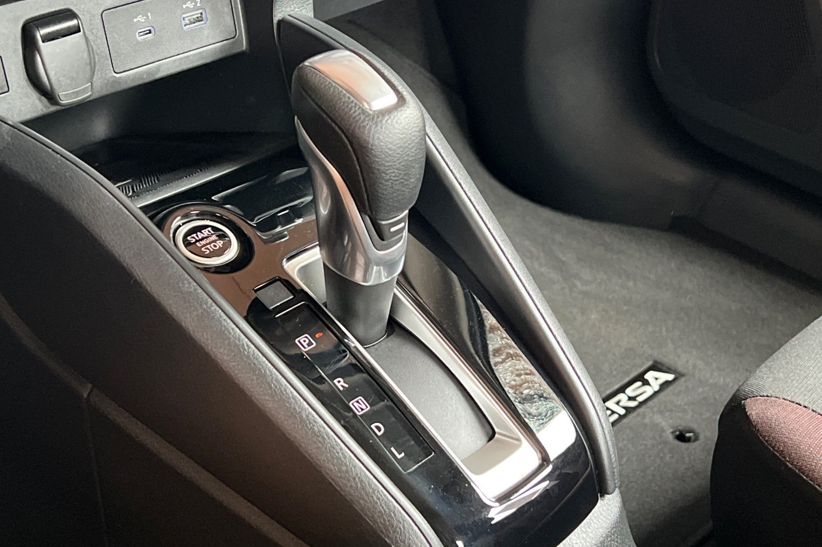 2025 Nissan Versa Sedan SR - Photo 27