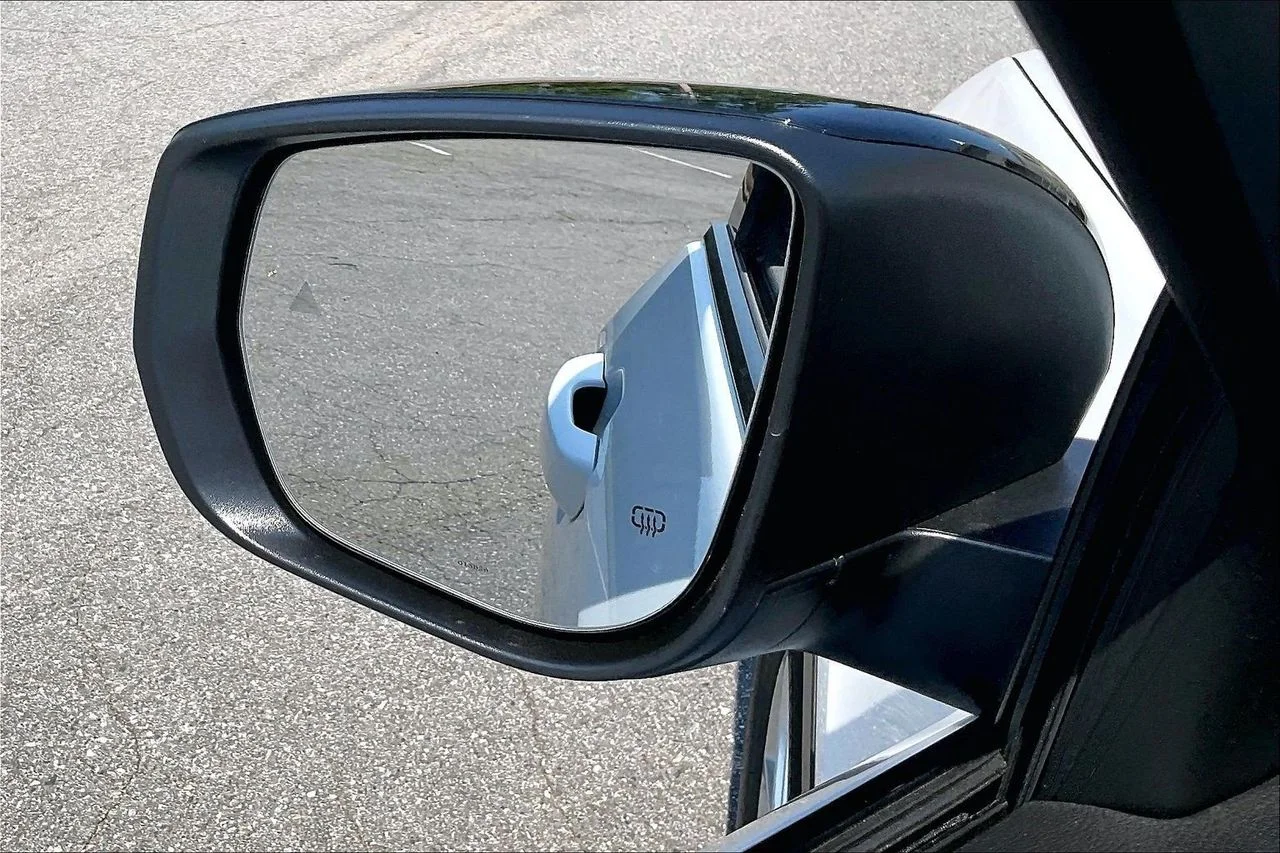 New 2026 Bright White Clearcoat Jeep Laredo X image 26