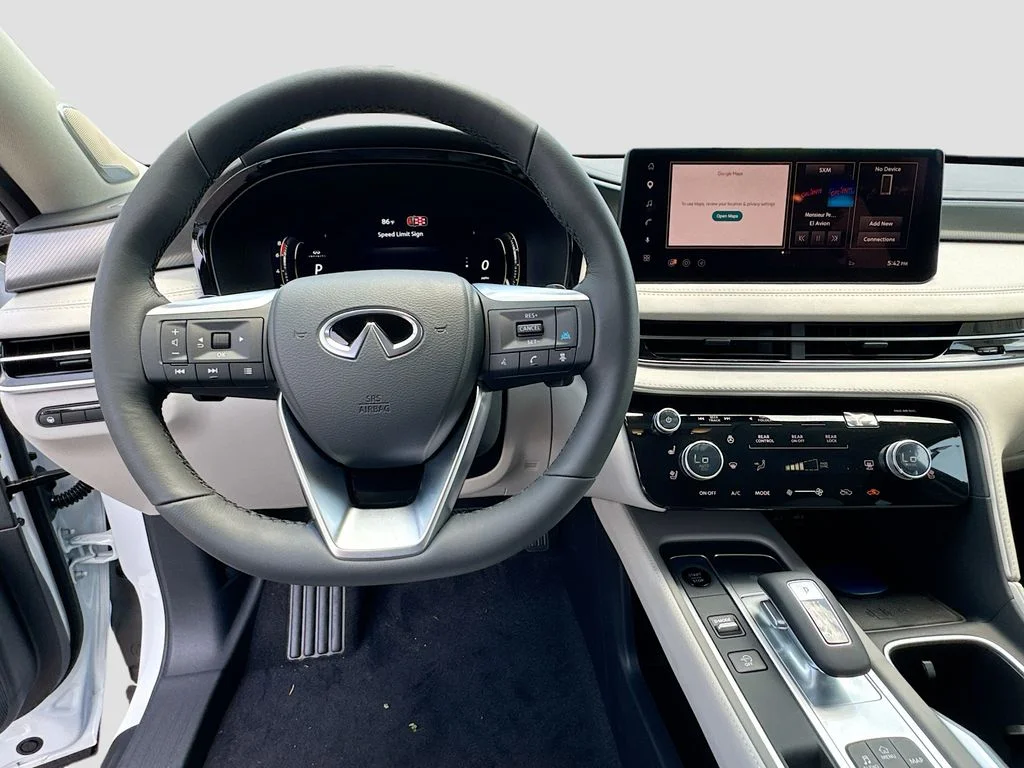 New 2027 RADIANT WHITE INFINITI Luxe FWD image 11