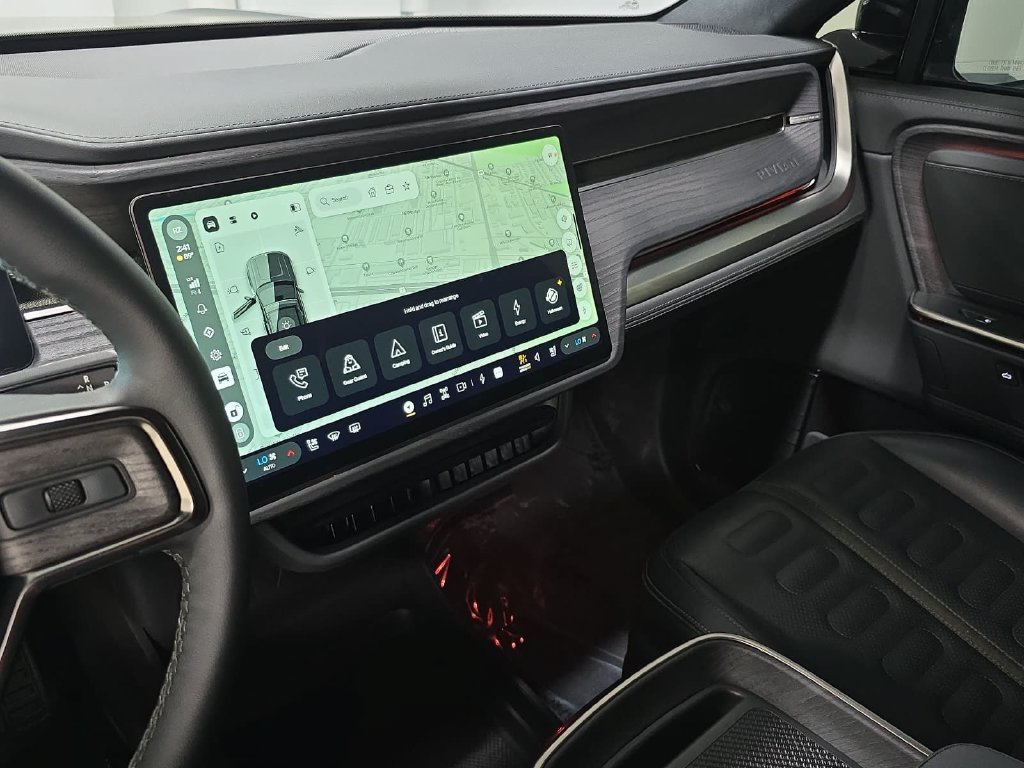 Used 2025  Rivian Adventure Dual Motor Standard Pack image 15