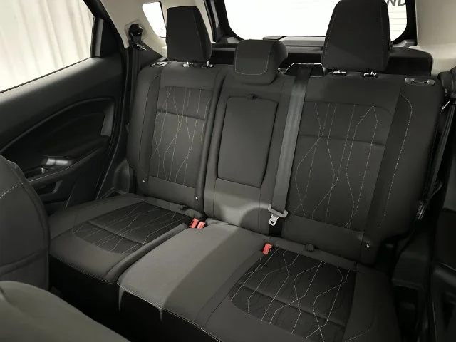 Used 2021 Black Ford SE image 29