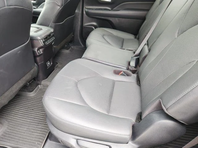 Used 2025 Storm Cloud Toyota Limited Front-Wheel Drive image 27