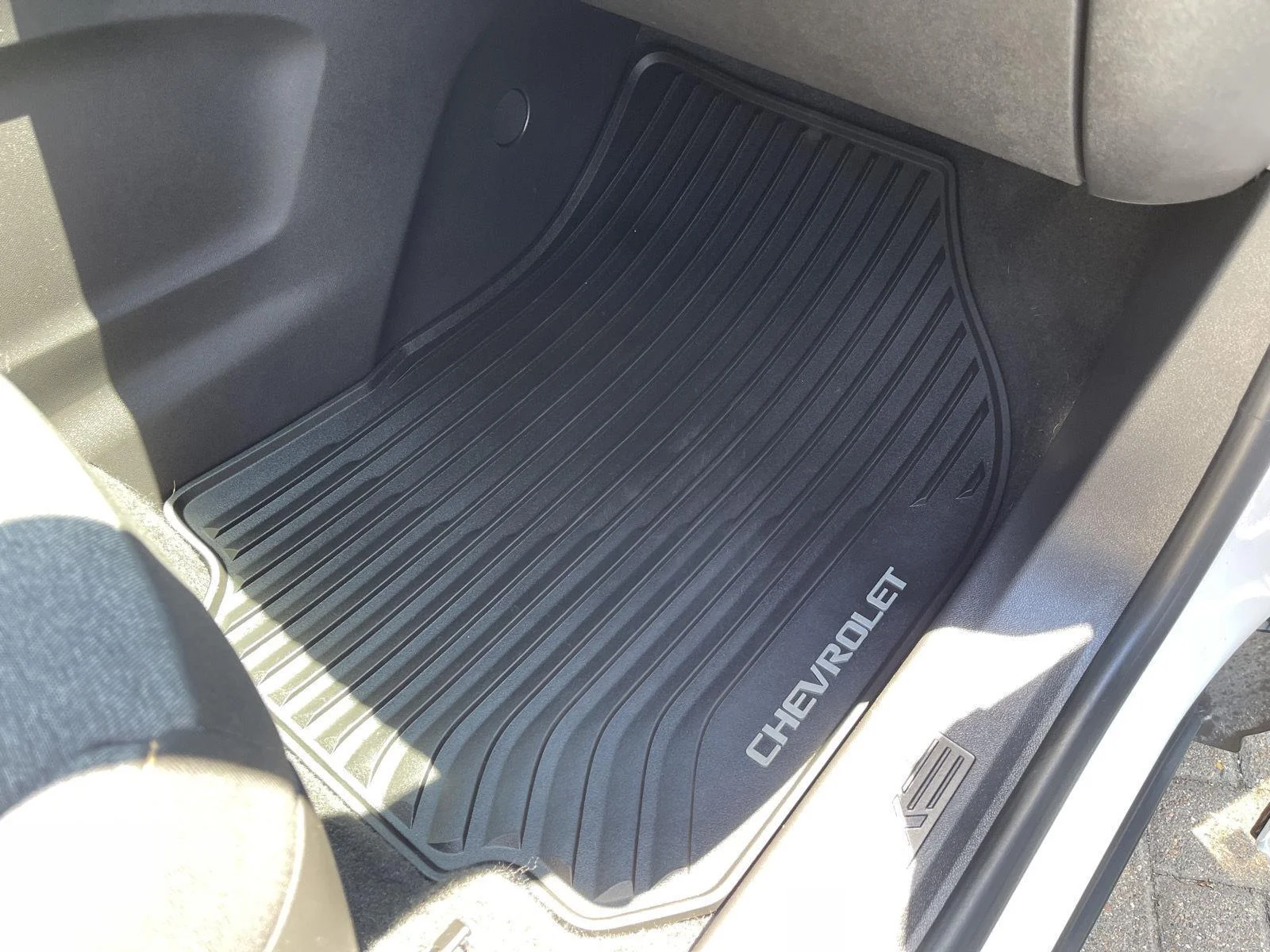 Used 2024 Summit White Chevrolet LT image 33