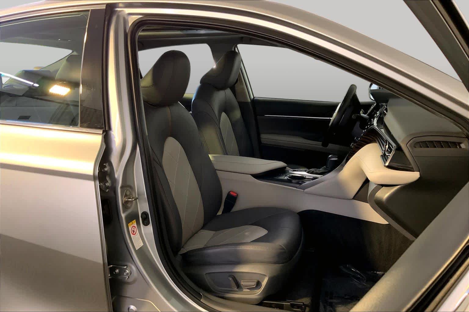 Used 2019 Celestial Silver Metallic Toyota XLE image 8