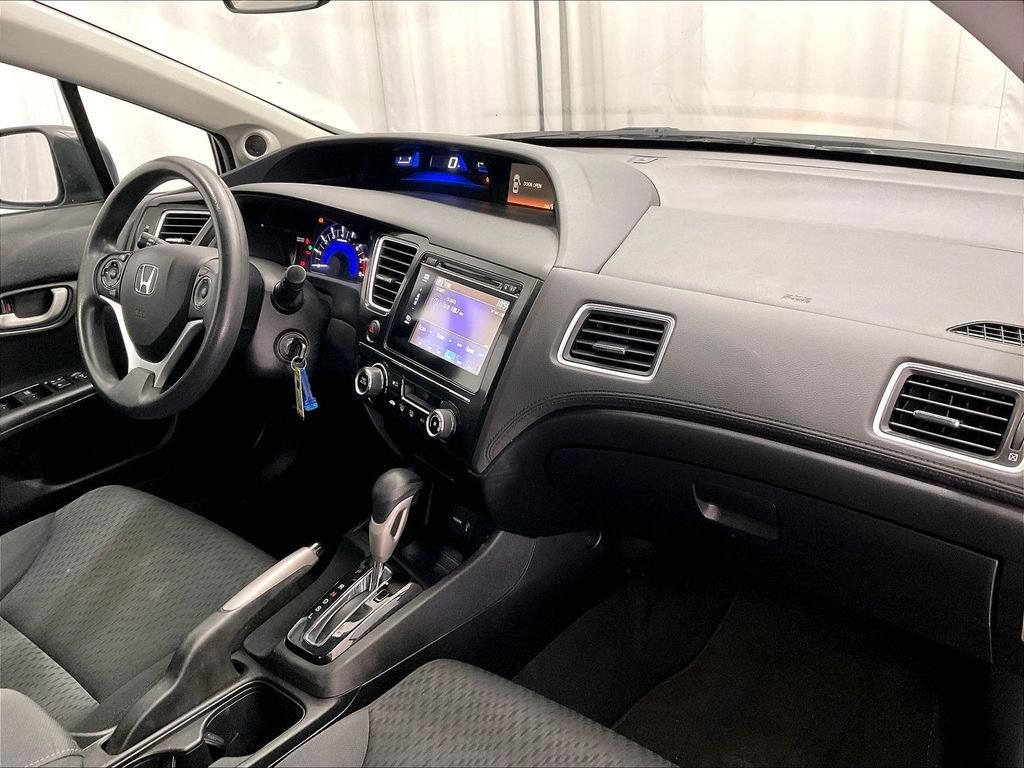 Used 2015 Black Honda SE image 14