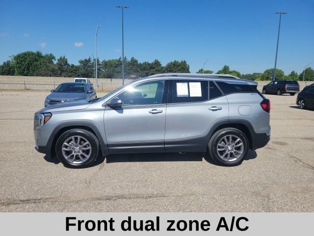 Used 2024 Silver GMC SLT image 3