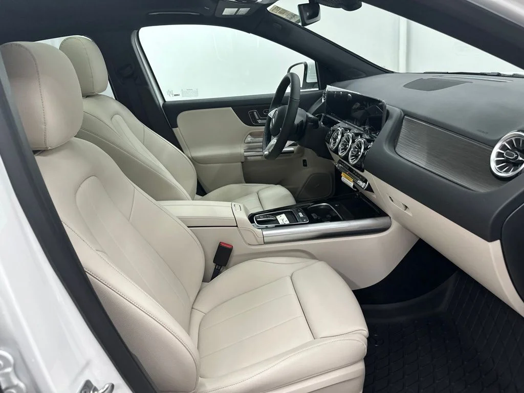 New 2026 White Mercedes-Benz GLA 250 image 26