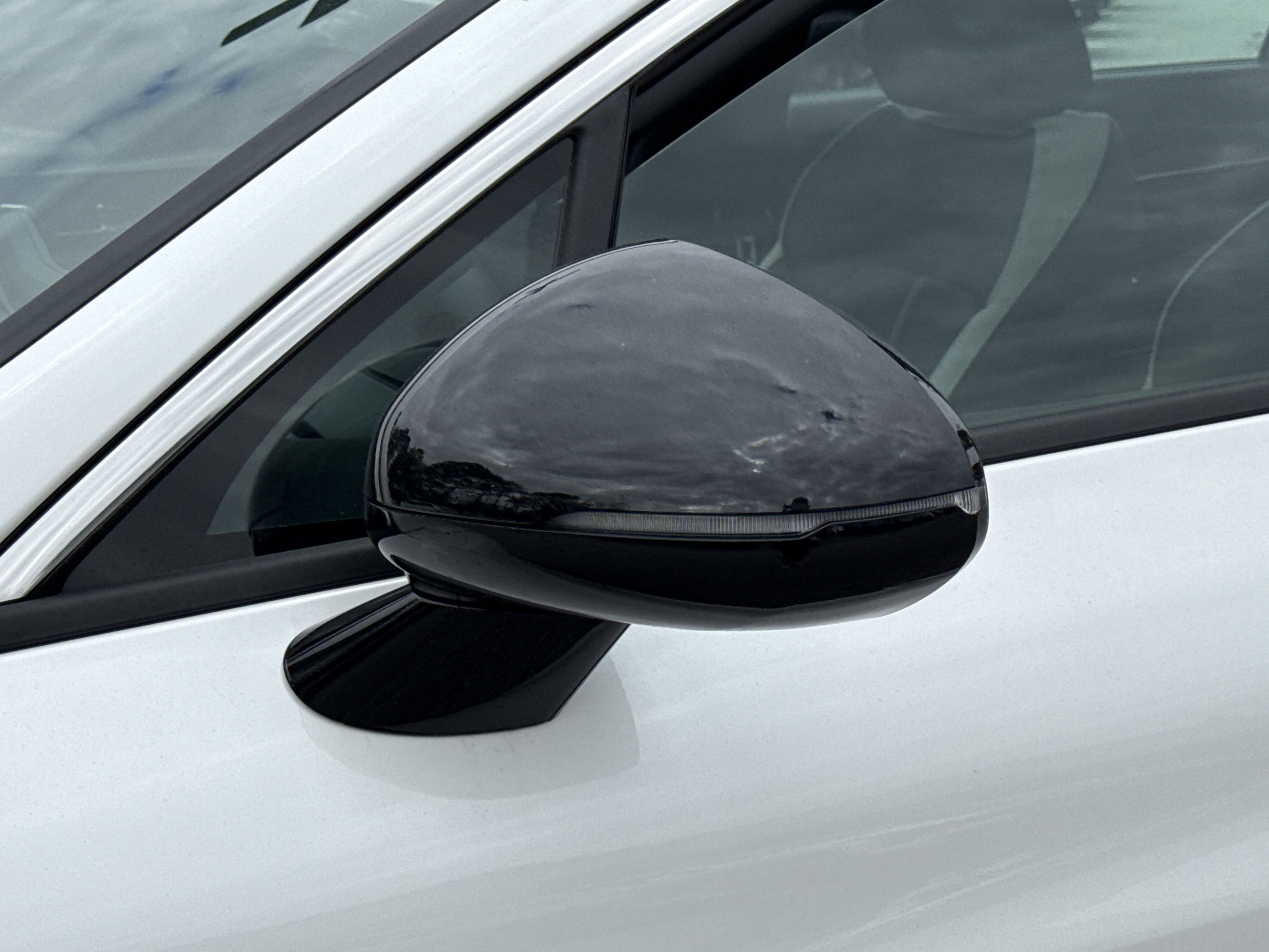 New 2026 Snow White Pearl Kia GT-Line image 25