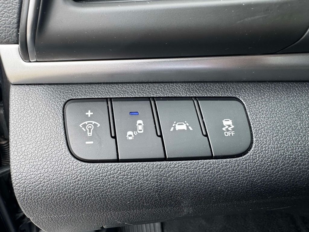 2020 Hyundai Elantra Limited - Photo 19