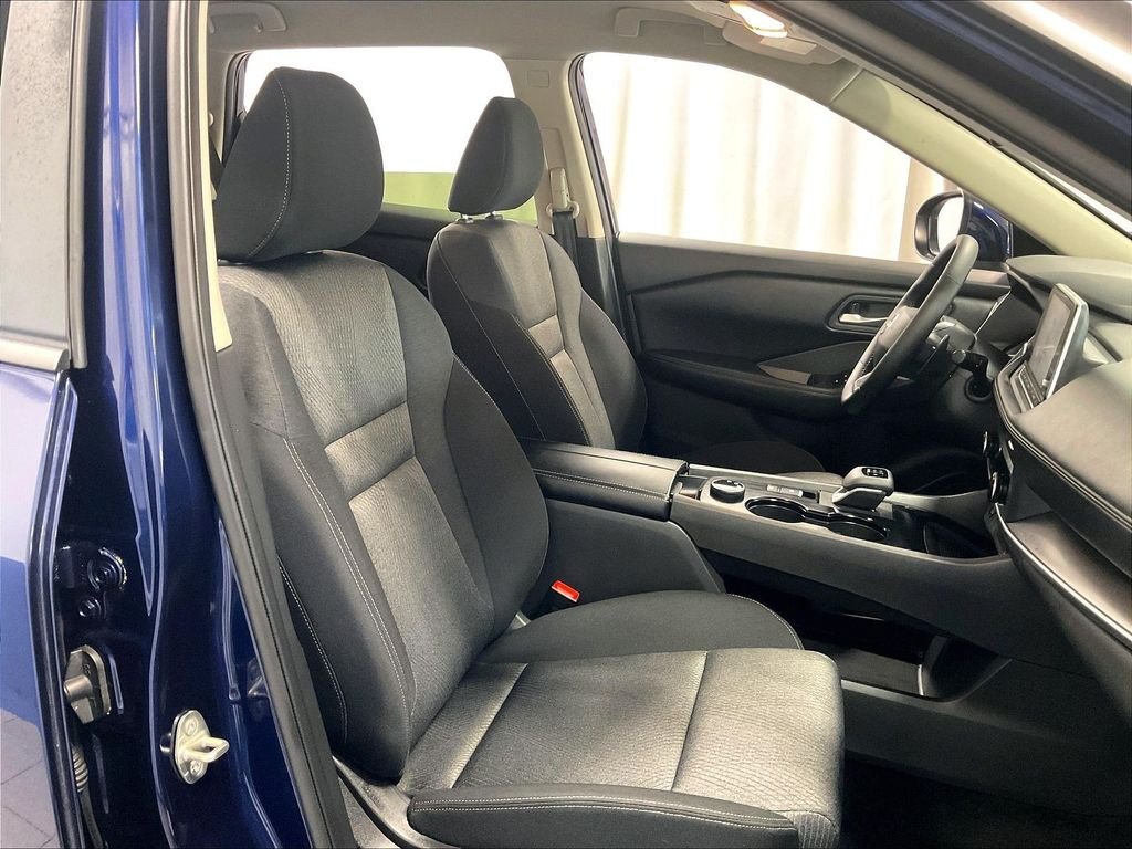 Used 2025 Blue Nissan SV image 11