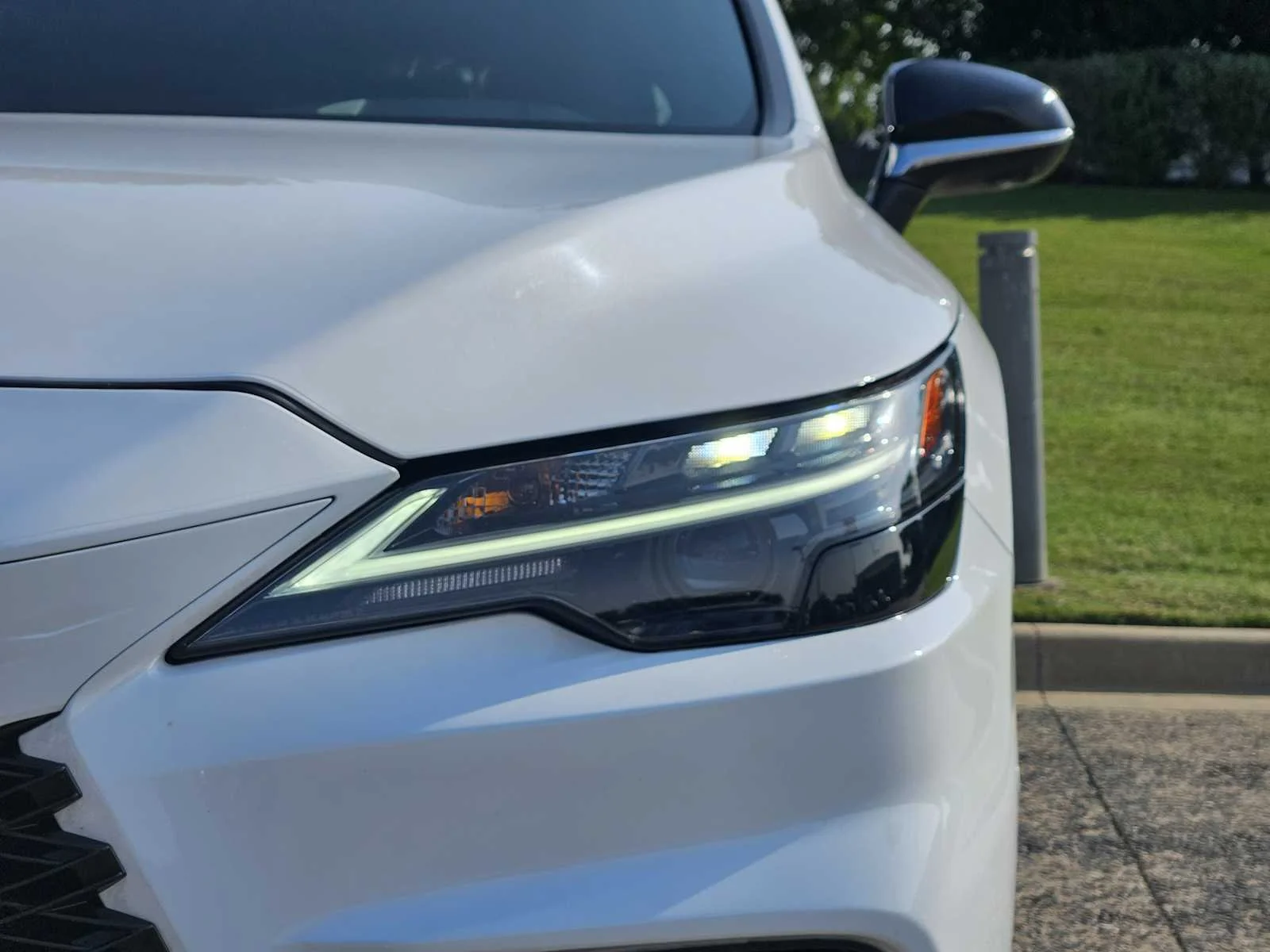 Certified Used 2024 WHITE NOVA GLASS FLAKE Lexus F SPORT Handling image 6