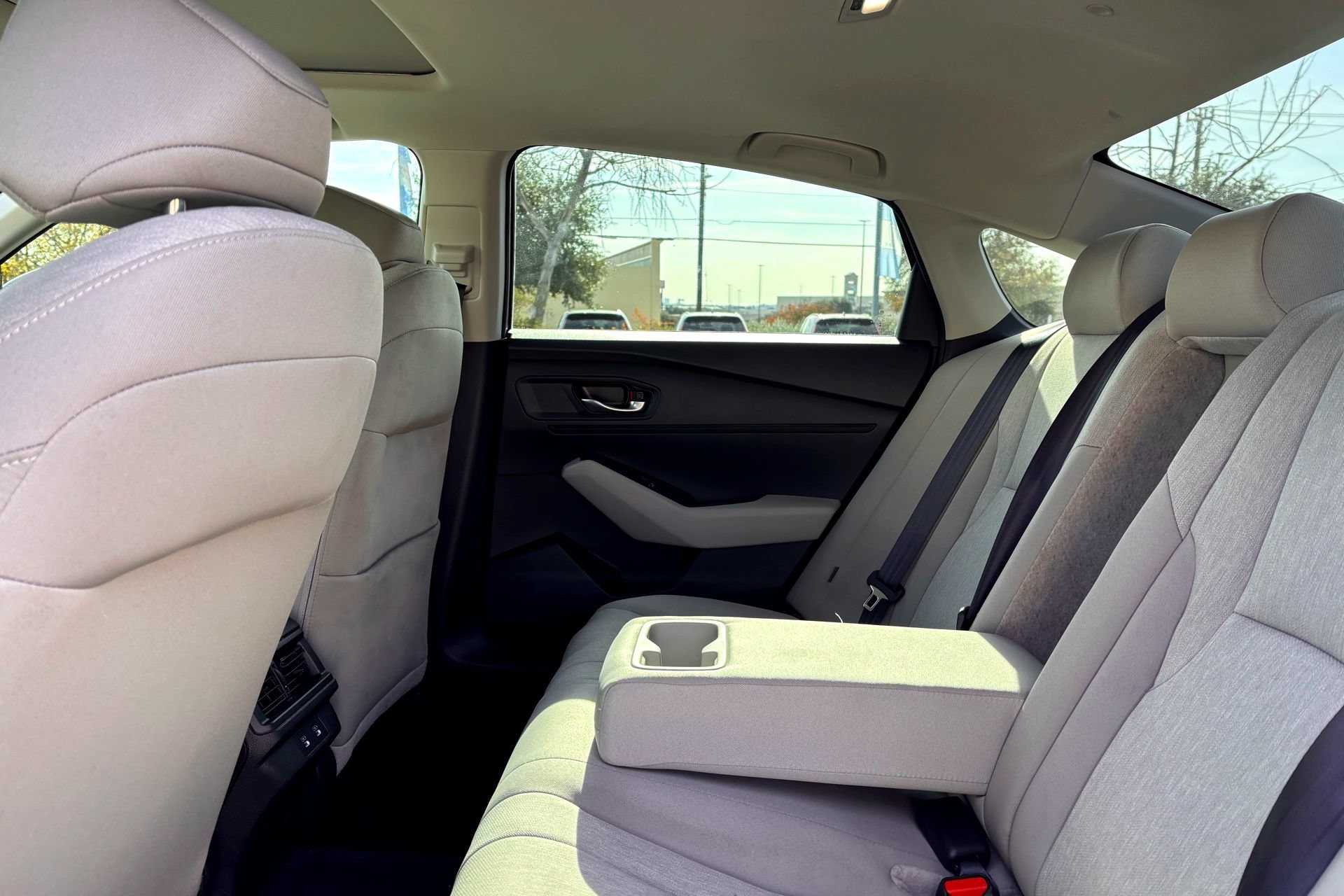 2025 Honda Accord SE - Photo 31