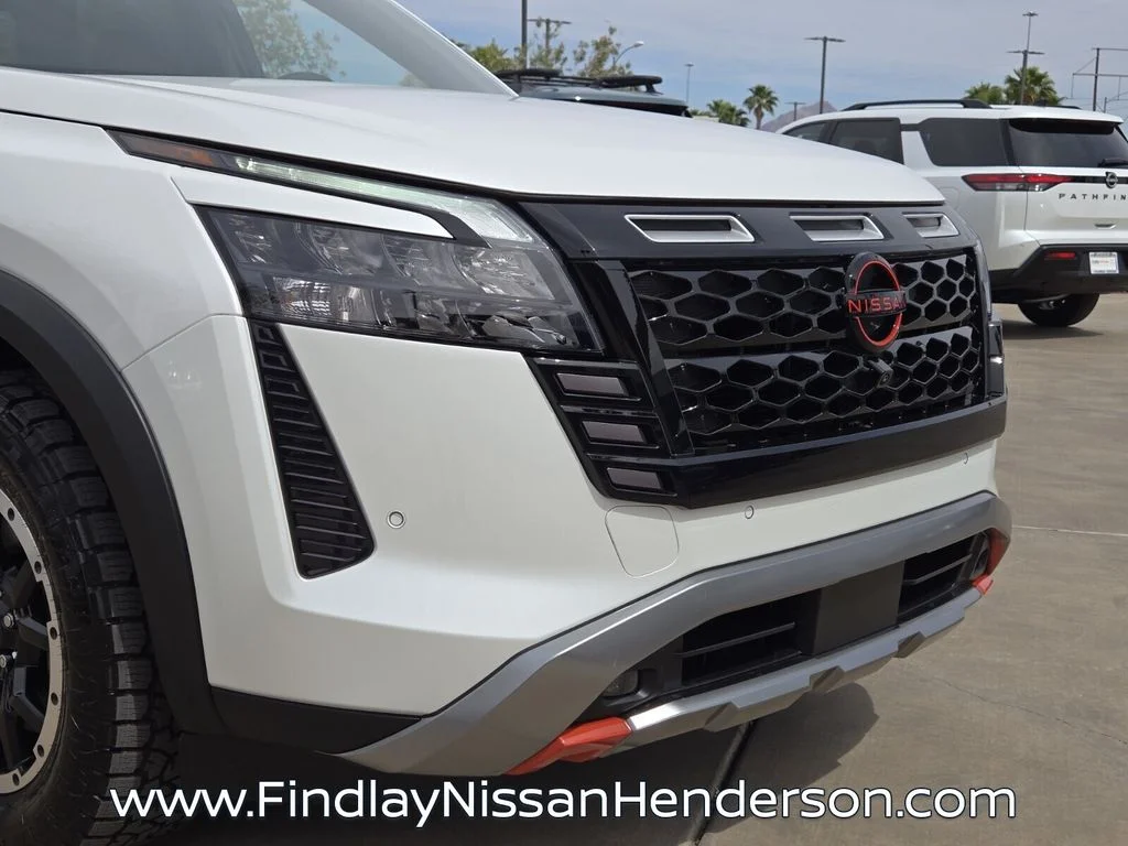 New 2026 Everest White Pearl TriCoat Nissan Rock Creek® image 9