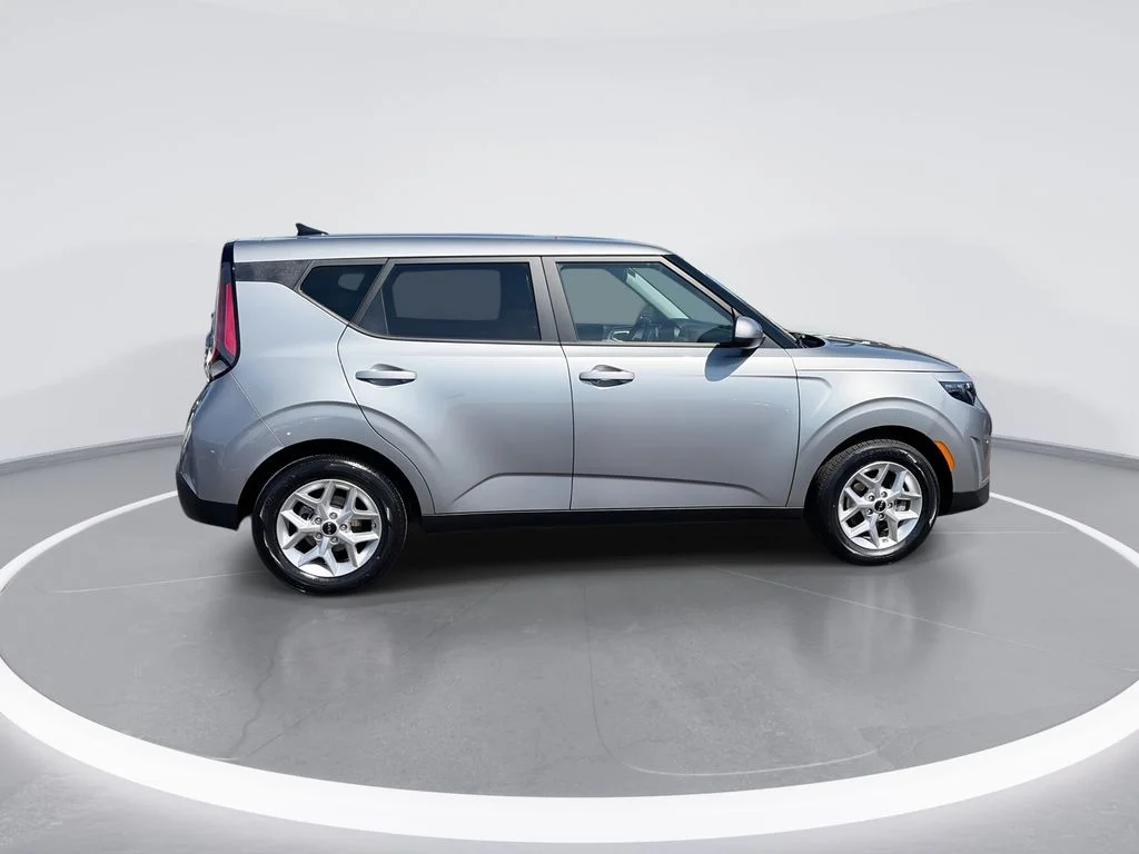 Used 2025 Gray Kia LX image 9