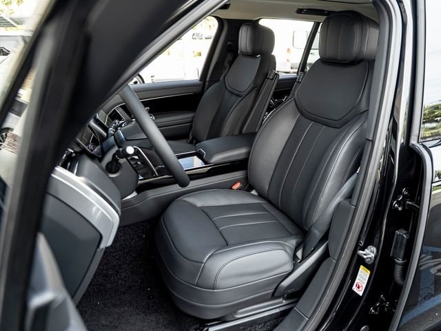 New 2026 Santorini Black Land Rover SE image 13