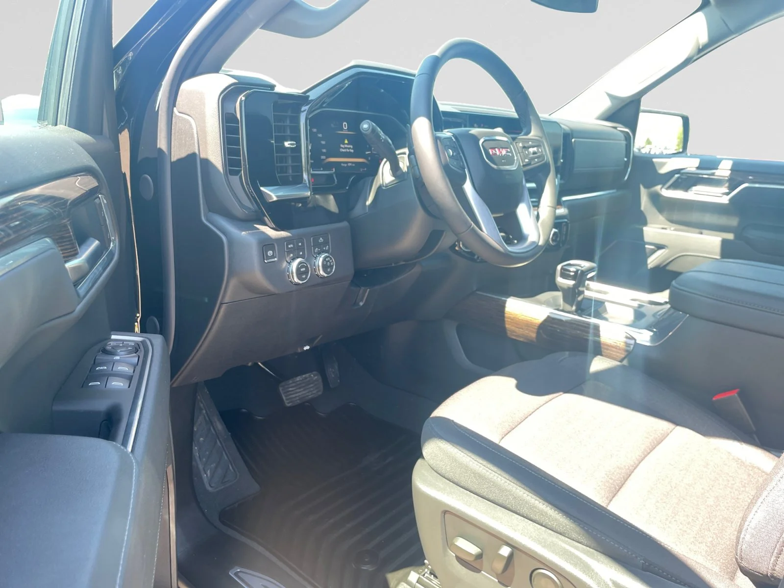 New 2026 Onyx Black GMC Elevation image 13