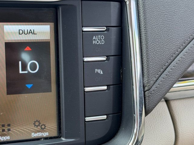 Used 2017 Black Lincoln Reserve image 22