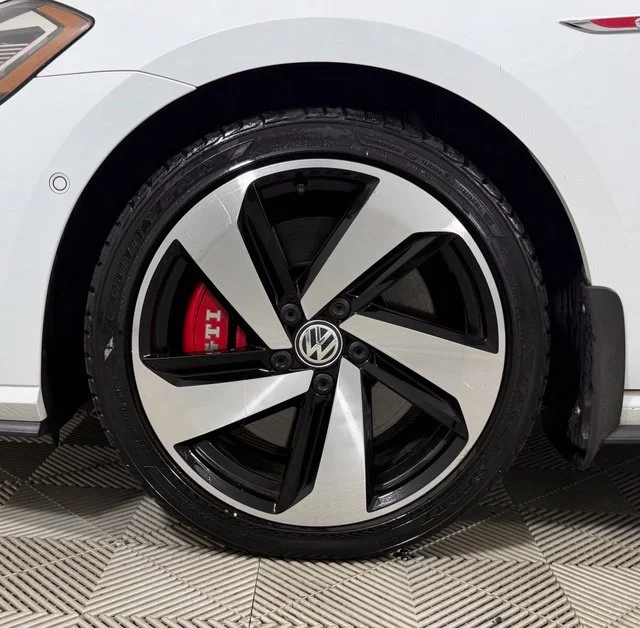 Used 2020 White Volkswagen Autobahn image 9