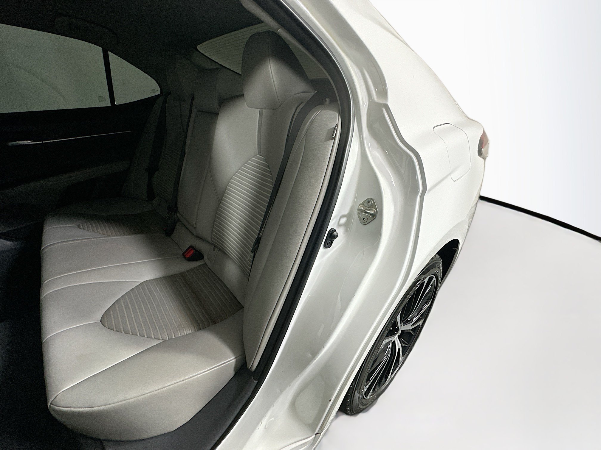 Used 2020 Super White Toyota SE image 25