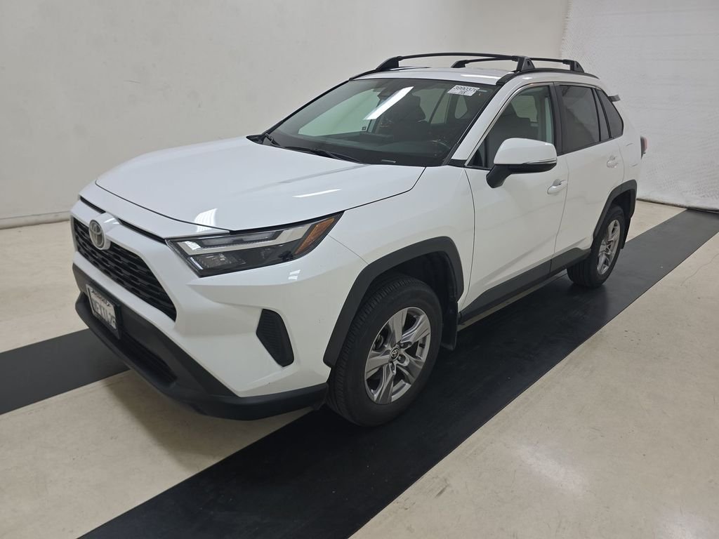 2023 Toyota RAV4 XLE FWD's photo