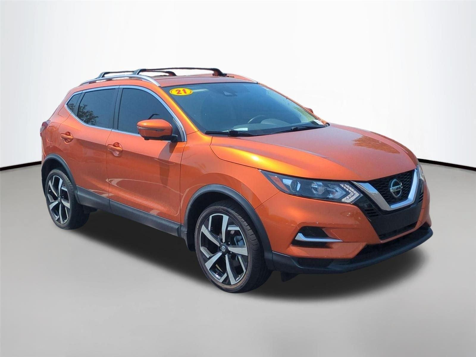 Used 2021 Monarch Orange Metallic Nissan SL image 7