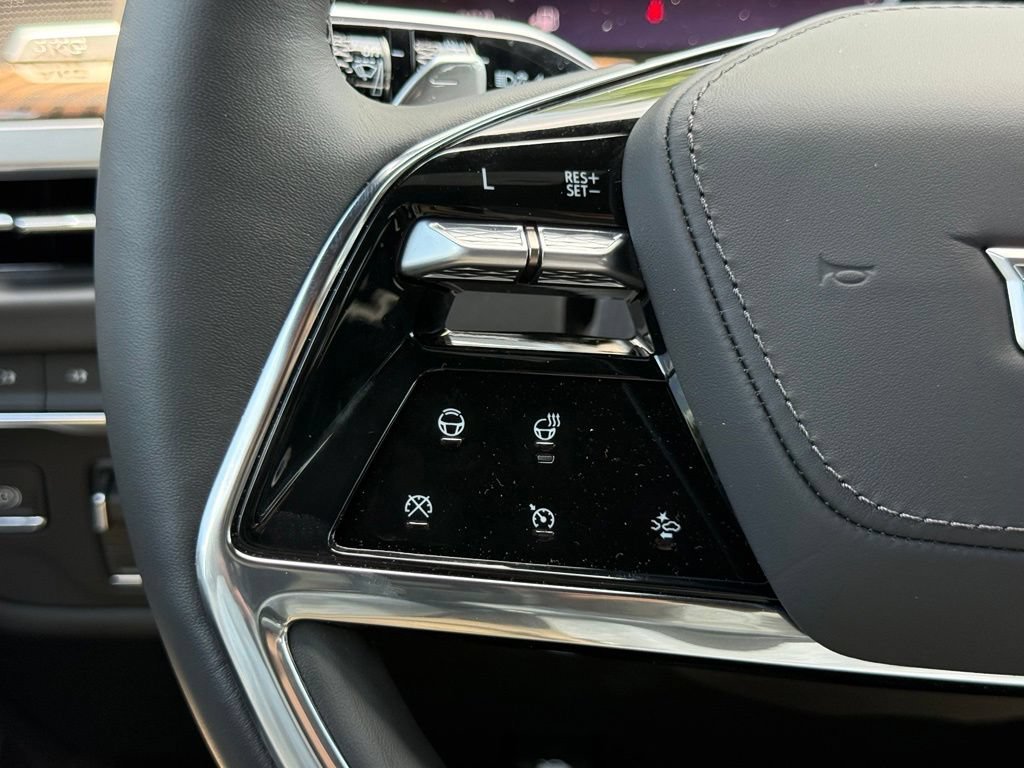 New 2026 Vibrant White Tricoat Cadillac Platinum Luxury image 27