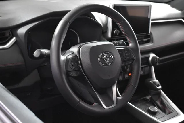 Used 2024  Toyota SE image 22