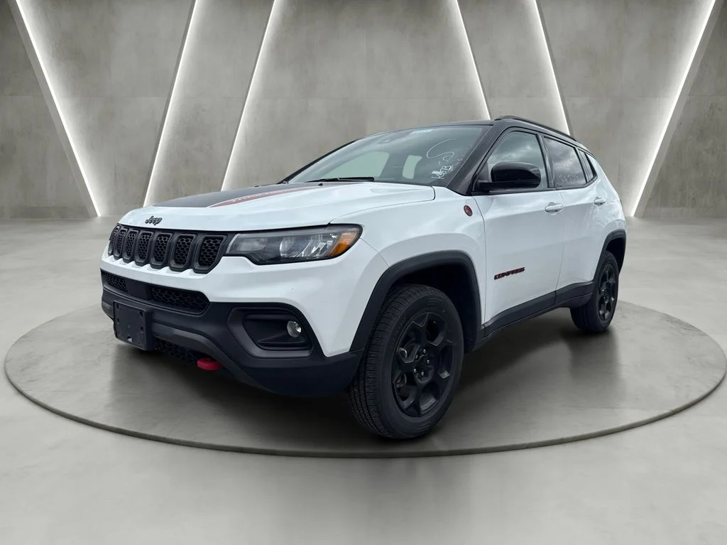 Used 2024 White Jeep Trailhawk image 3