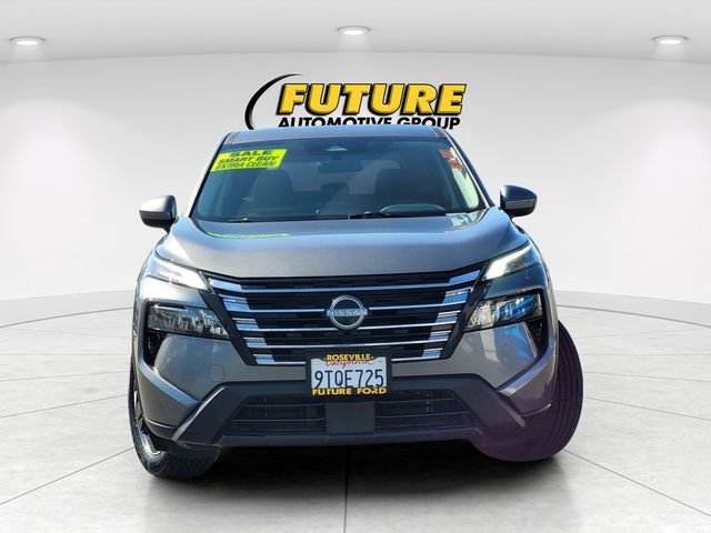 Used 2025 Gray Nissan SV image 2