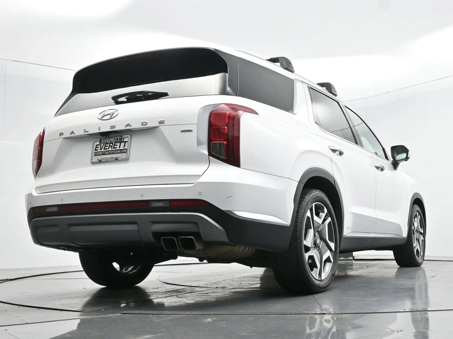 Used 2023 Hyper White Hyundai Limited image 57
