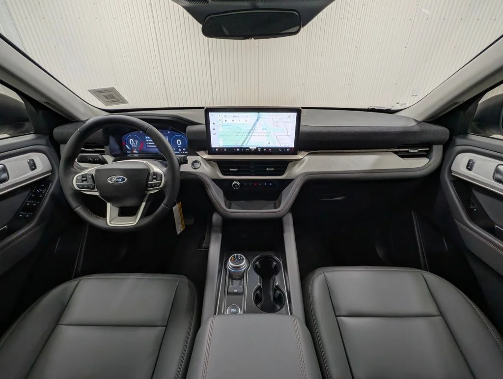 New 2026 Star White Metallic Tri-Coat Ford Active image 3