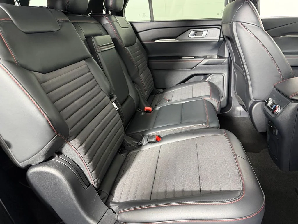 Certified Used 2025 Gray Ford ST-Line image 34