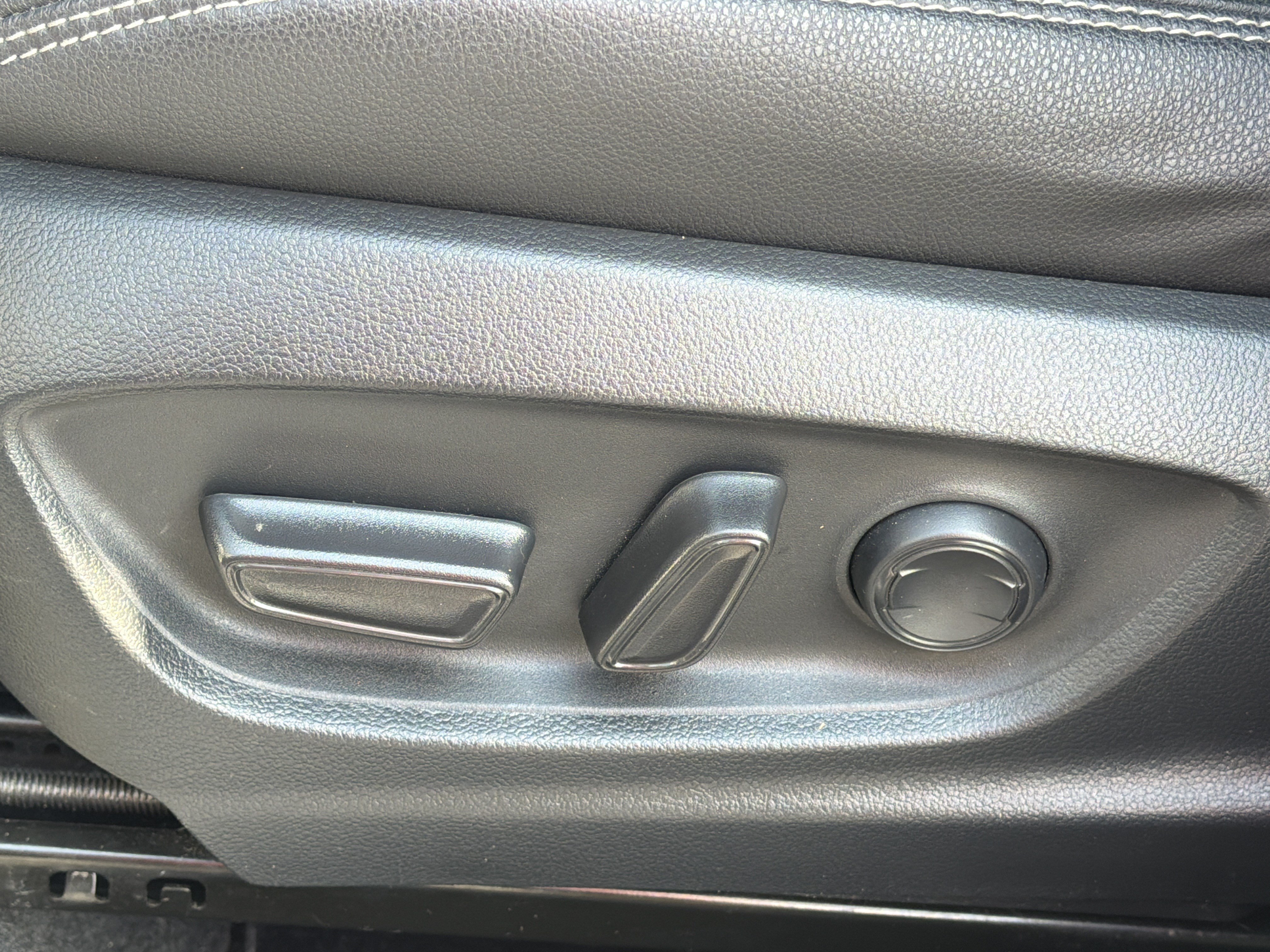 Used 2023 Silver Toyota XLE image 17