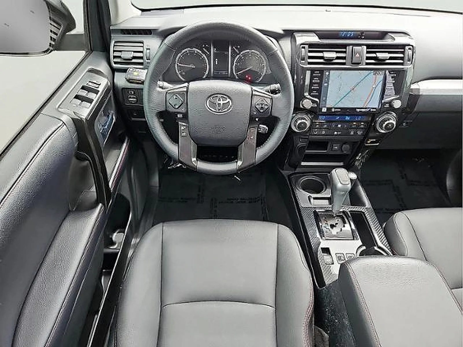 Used 2020 Hunter Green Toyota  image 9