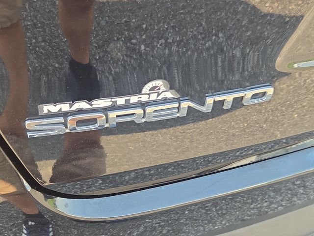 Used 2018 Ebony Black Kia LX image 5