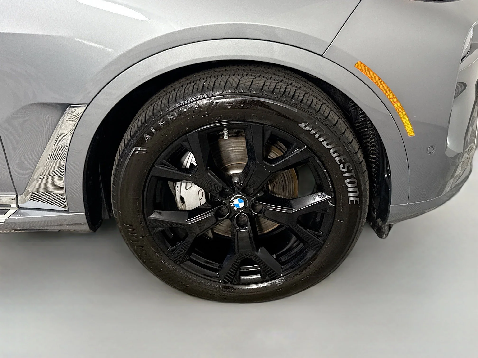 Used 2026 Skyscraper Gray Metallic BMW xDrive40i image 28