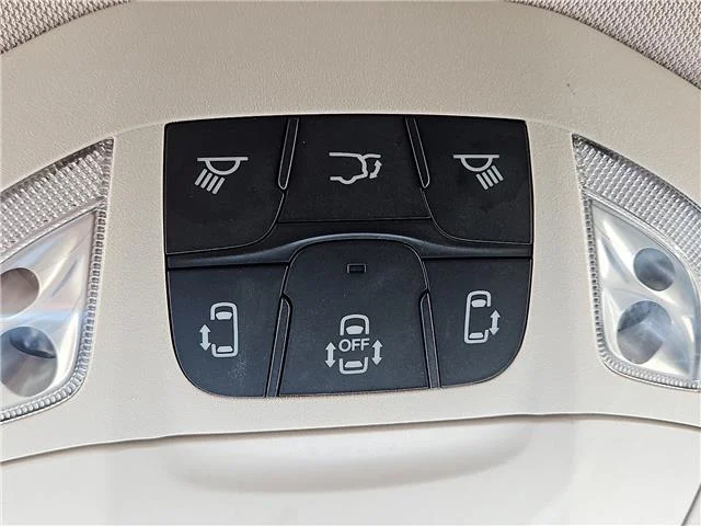 Used 2024 White Chrysler Select Front-Wheel Drive Passenger image 19