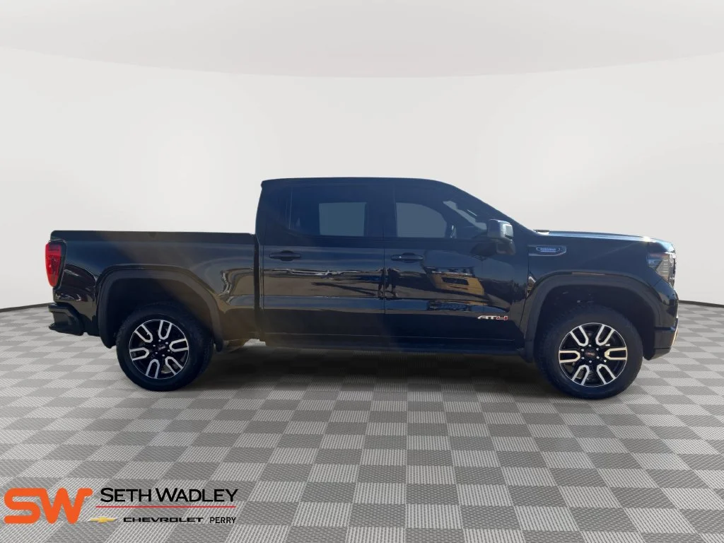 Used 2025 Onyx Black GMC AT4 image 8