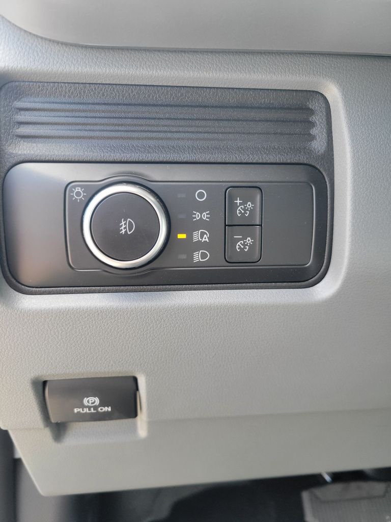 New 2026 Oxford White Ford F-450® XL image 21