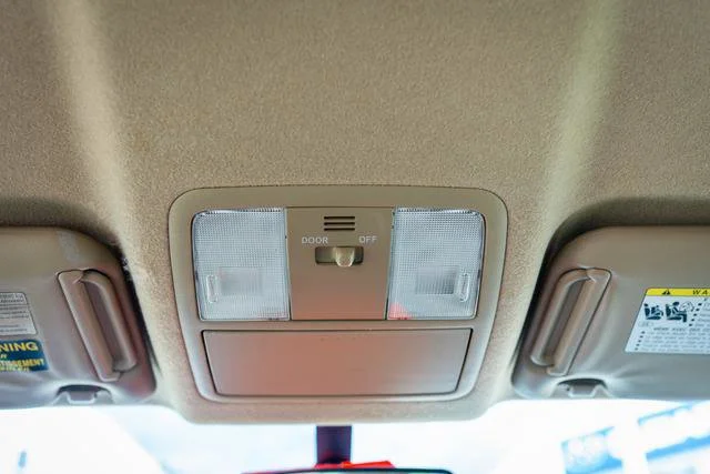Used 2012 Super White Toyota Base image 28