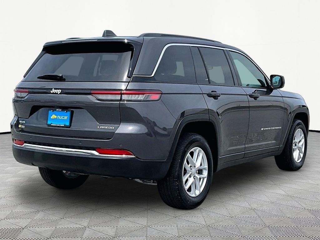 Used 2024 Baltic Gray Metallic Clearcoat Jeep Laredo X image 6