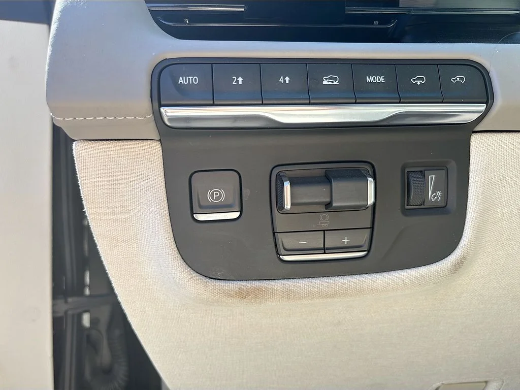 Used 2022 Black Cadillac Sport Platinum image 38