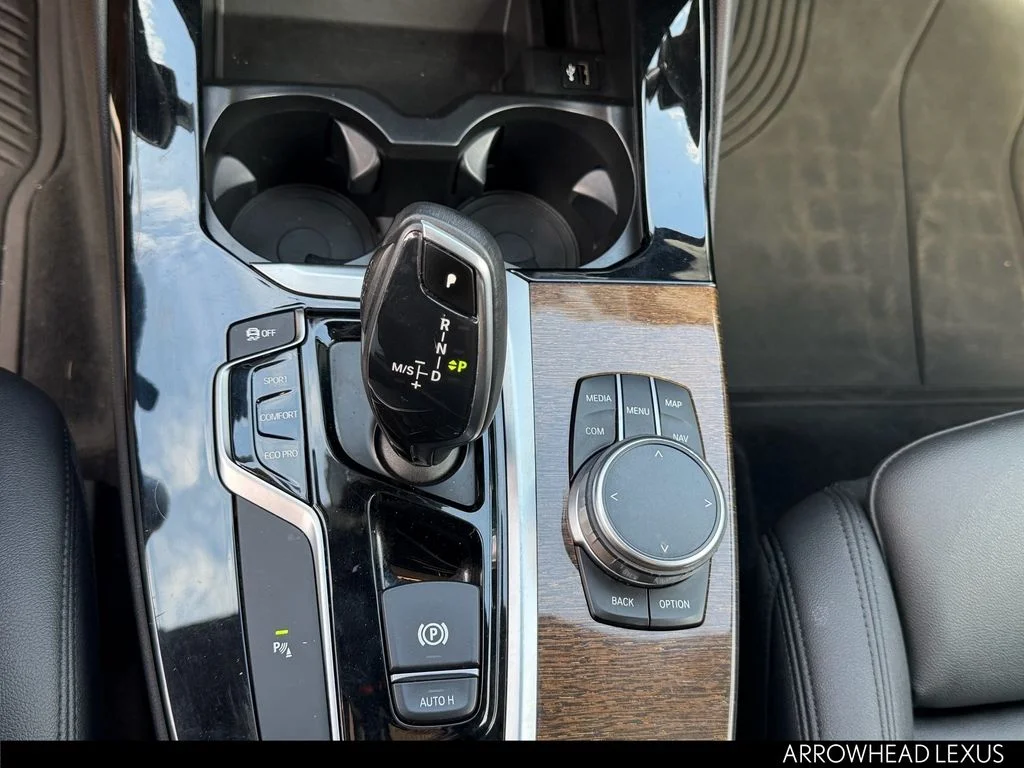 Used 2019 White BMW sDrive30i image 27