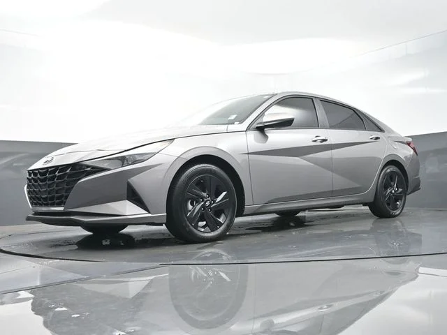 Used 2023 Silver Hyundai SEL image 32